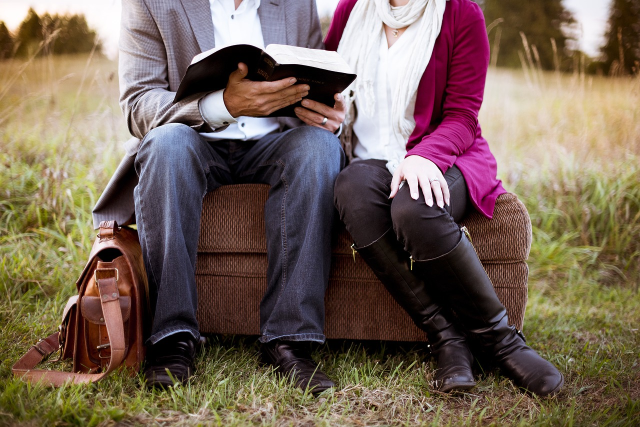 bible-study-640x426