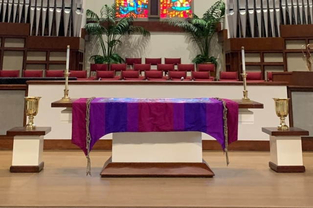 church-inside-640x426